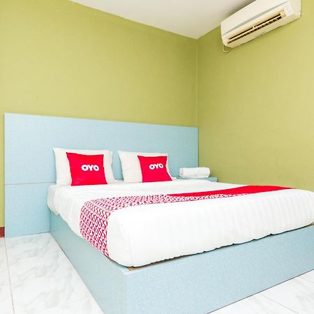 Vaccinated Staff - Oyo 1703 Terang Bintang Hotel Batam Экстерьер фото