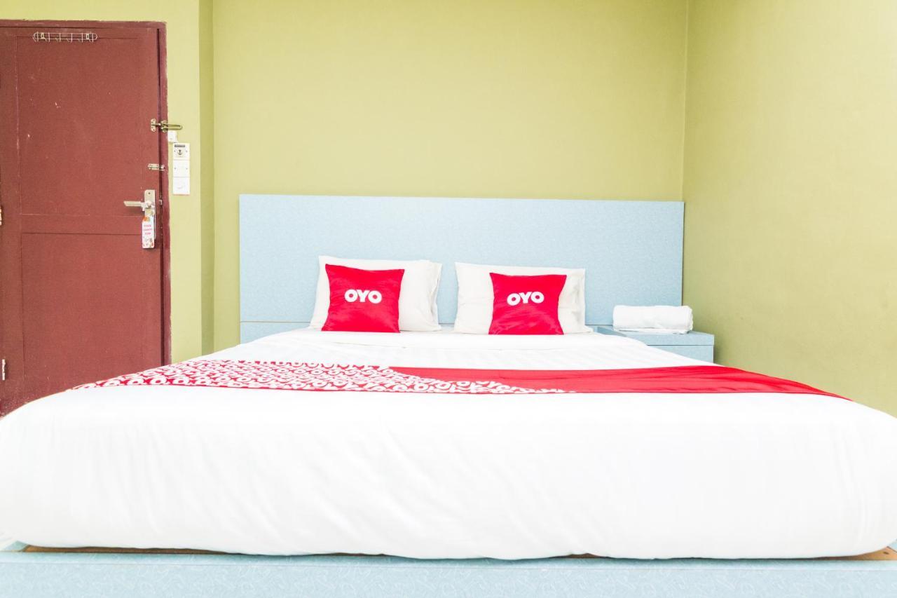 Vaccinated Staff - Oyo 1703 Terang Bintang Hotel Batam Экстерьер фото